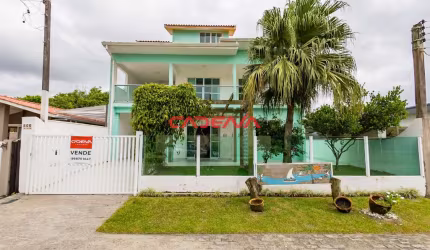 Casa com 5 quartos e 3 vagas à venda em Pontal do Paraná