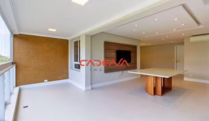 Apartamento com 4 quartos e 3 vagas para aluguel no Água Verde