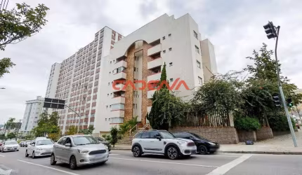 Cobertura com 2 quartos e 2 vagas à venda no Juvevê