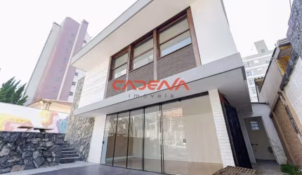 Casa comercial à venda no Seminário