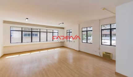 Sala à venda no Água Verde
