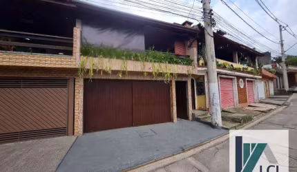 Sobrado com 4 dormitórios à venda, 98 m² por R$ 710.000,00 - Gramado - Embu das Artes/SP