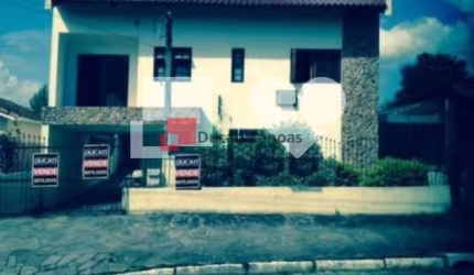 Casa com 4 quartos à venda na Nossa Senhora das Graças, Canoas , 295 m2 por R$ 680.000
