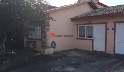Casa em condomínio 03 dormitórios