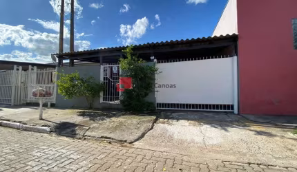 Casa térrea com 03 dormitórios e área gourmet