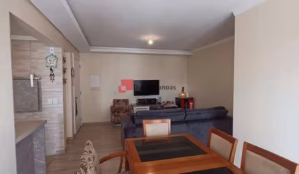 Condomínio clube, 3 dorm, 1 suíte, vaga de garagem no centro