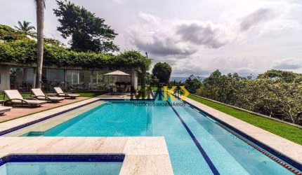 CASA DE LUXO NO MORRO SANTA TEREZINHA COM 5 SUÍTES, CAMPO DE GOLFE E PISCINA SEMI-OLIMPICA