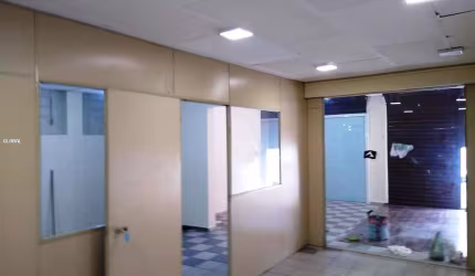 Salão Comercial para Venda em Taubaté, Centro, 2 banheiros
