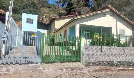 Casa para Venda em São Luiz do Paraitinga, Praça Doutor Oswaldo Cruz, 4 dormitórios, 1 suíte, 2 banheiros, 3 vagas