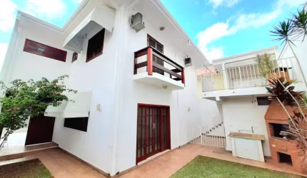 Casa em Condomínio para Venda em Taubaté, Vila Das Jabuticabeiras, 4 dormitórios, 2 suítes, 3 banheiros, 1 vaga