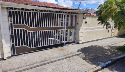 Casa para Venda em Taubaté, Parque São Cristóvão, 2 dormitórios, 1 suíte, 2 banheiros, 2 vagas