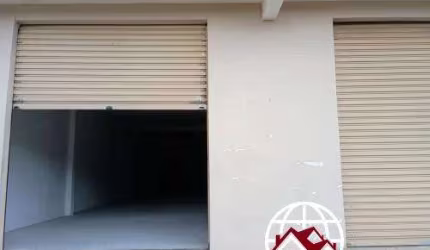 Salão Comercial para Locação em Taubaté, Campos Elíseos, 2 banheiros