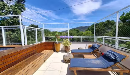 Linda casa à venda em Condomínio rodeada de área verde em Região super tranquila do Bairro de São Francisco!!!!