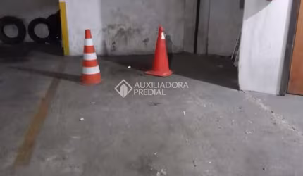 Garagem à venda na Rua Duque de Caxias, 1389, Centro Histórico, Porto Alegre, 24 m2 por R$ 58.000