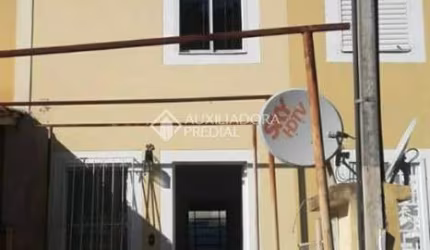 Casa com 2 quartos à venda na Rua Marcírio da Silva Barbosa, 130, Vila Operária, Porto Alegre, 86 m2 por R$ 250.000