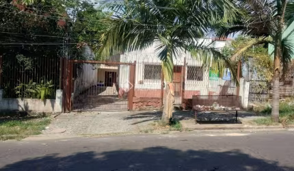 Casa com 5 quartos à venda na Rua Barão do Amazonas, 2182, Petrópolis, Porto Alegre, 200 m2 por R$ 480.000
