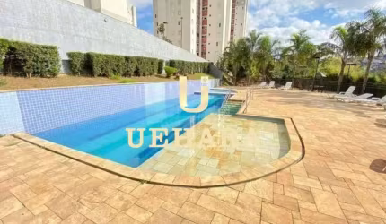Apartamento com 2 dormitórios, 1 banheiro, varanda envidraçada térreo
