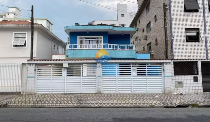 Maravilhosa casa a venda em Santos no Marapé