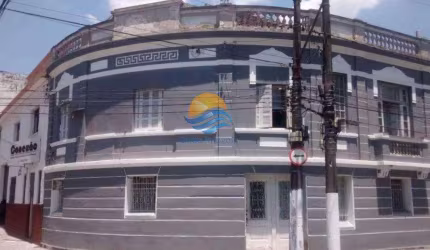 Casa comercial de esquina em Santos na Vila Mathias