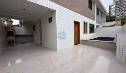 Casa de esquina a venda na Vila Belmiro Santos com piscina