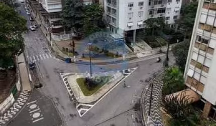 Apartamento a venda em Santos no Gonzaga, quadra da praia