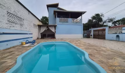 Sobrado à venda com 5 dormitórios sendo 1 suíte na Vila Rivera em Itanhaém
