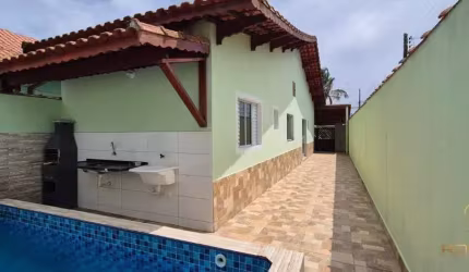 Casa a venda de 2 dormitórios na Jussara em Mongaguá