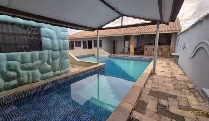 Casa para Venda em Itanhaém / SP no bairro Jardim Jamaica