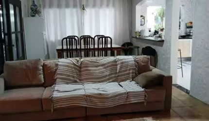 Casa com 3 dormitórios no Jardim Mosteiro em Itanhaém / SP