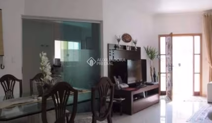Casa com 3 quartos à venda na Rua Marcos Luís Sposaro, 6, Nova Petrópolis, São Bernardo do Campo, 392 m2 por R$ 2.658.000
