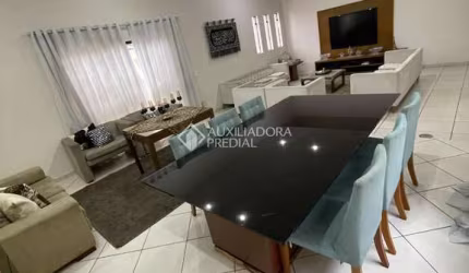 Casa com 3 quartos à venda na Rua Adelina Salvatore Bassoli, 75, Vila Euclides, São Bernardo do Campo, 300 m2 por R$ 1.350.000