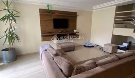 Casa com 4 quartos à venda na Rua Helena Aparecida Secol, 33, Nova Petrópolis, São Bernardo do Campo, 250 m2 por R$ 1.200.000