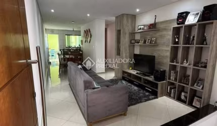 Casa em condomínio fechado com 3 quartos à venda na Rua Francisco Manoel da Silva, 139, Jardim Teles de Menezes, Santo André, 252 m2 por R$ 692.000