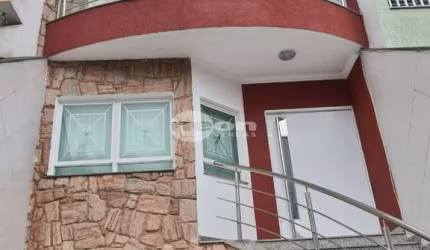 Casa em condomínio fechado com 3 quartos à venda na Rua Icó, 1322, Parque Jaçatuba, Santo André, 380 m2 por R$ 2.025.000