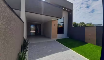 CASA COM EXCELENTE PADRÃO DE ACABAMENTO NA PRAIA DE ITAJUBA!!