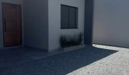 Casa com súite eamplo espaço de terreno na Quinta dos Açorianos!!