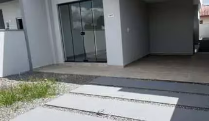 CASA COM SUÍTE À POUCOS MINUTOS DO CENTRO DE BARRA VELHA!!