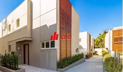 Casa a venda condomínio Hípica Garden Granja Julieta, com 4 dormitórios, sendo 4 suítes 5 vagas, útil de 520 m²