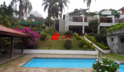 Linda Casa no Condomínio Chácara da Lagoa em Itapecerica com 4 dormitórios 570 área construída 6 vagas