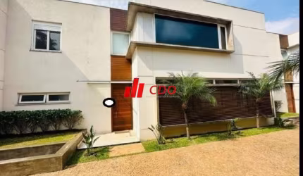 Casa a venda em condomínio no bairro Brooklin Velho, 4 dormitórios sendo 4 suítes,3 salas,4 vagas,útil de 310 m²,localização excelente,com toda infra