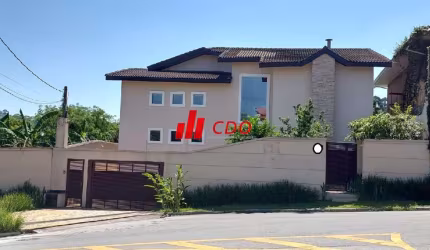 Belissimo sobrado a venda no Jardim Panorama, com 4 dormitórios sendo 4 suítes, sala para 4 ambientes,5 banheiros,8 vagas, útil de 642 m²