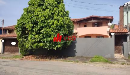 Sobrado a venda no condomínio Baronesa, com 5 dormitórios sendo 2 suítes, sala para 3 ambientes, terreno de 1.000m²área construída de 380m²