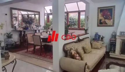 Horto do Ype Casa de Alto Padrão à Venda em Condomínio Exclusivo - 4 quartos, 2 suítes, 3 salas, 4 banheiros, 4 vagas - Parque Munhoz, SP