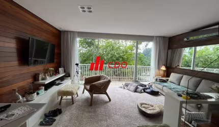Condomínio Paulistano casa a venda São Paulo-SP: 03 quartos, 01 suíte, 3 salas, 3 banheiros, 2 vagas, 136m²!