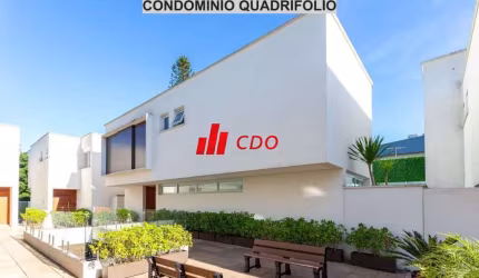 Luxuosa Casa em Condomínio à Venda em São Paulo-SP, no Bairro Jardim Petrópolis: 4 Suítes, 3 Salas, 6 Banheiros, piscina, jardim, 6 Vagas, 365m².