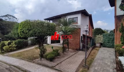 Casa de Luxo em Condomínio à venda ou locação em São Paulo-SP, Horto do Ipê: 4 quartos, 2 suítes, 5 banheiros,piscina,churrasqueira,ja 4 vagas, 350m².