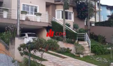 Sobrado condomínio Delfim Verde 3 suítes 270 m²