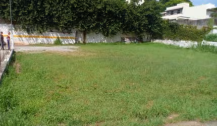 Terreno Próximo ao estádio do Morumbi com frente de 15 x 34 = 510 m²,bem localizado zoneamento ZCOR 1