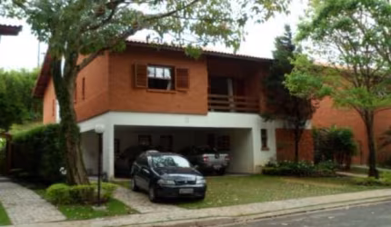 4 dormitórios sendo 4 suítes 470 m² útil