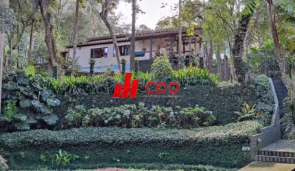 Oportunidade Condomínio Bosque do Embú casa térrea com 3 dormitórios, sala para 3 ambientes T.1.207m² AC.311m² de R$ 750.000,00 por R$ 600.000,00